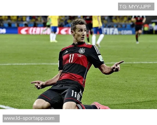 克洛泽世界杯传奇之路24场16球零点球攻破阿巴英等强队